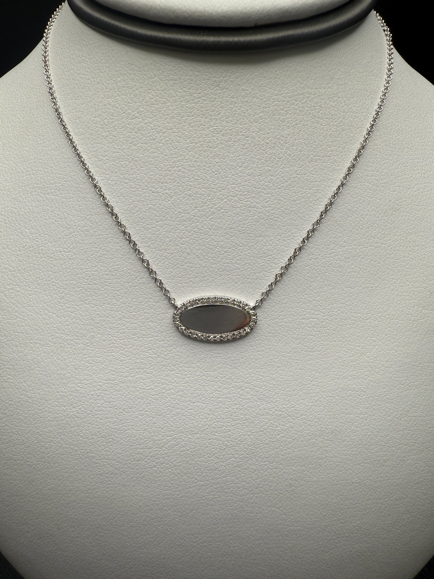 Oval Engraving Necklace W/Natural Diamonds