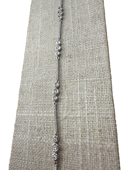 3 Stone Pattern Diamond Bracelet