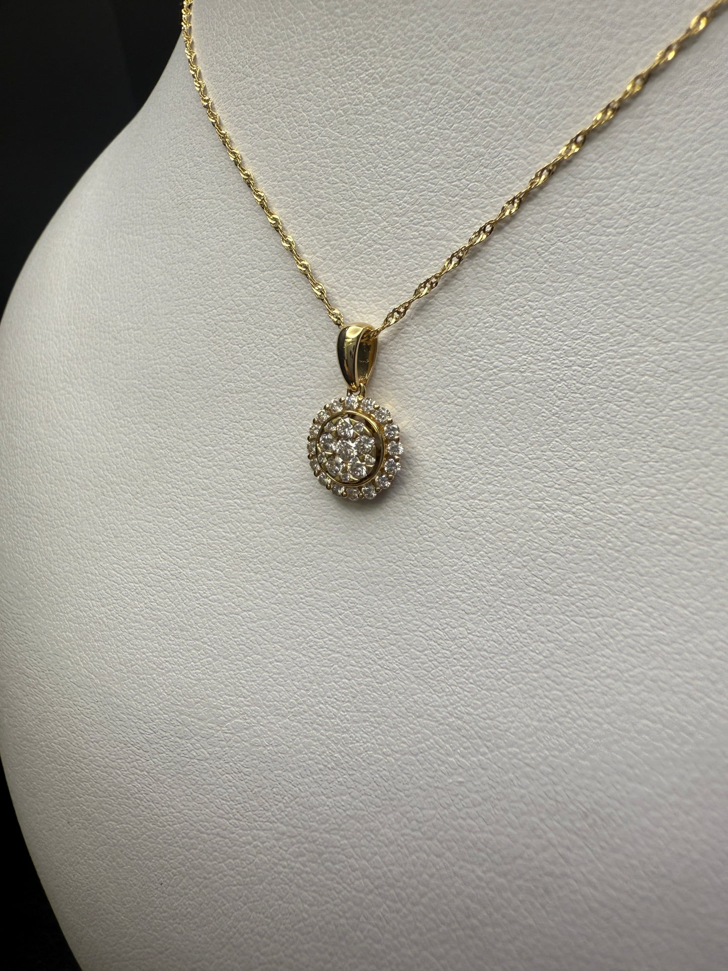 Round Diamond Necklace