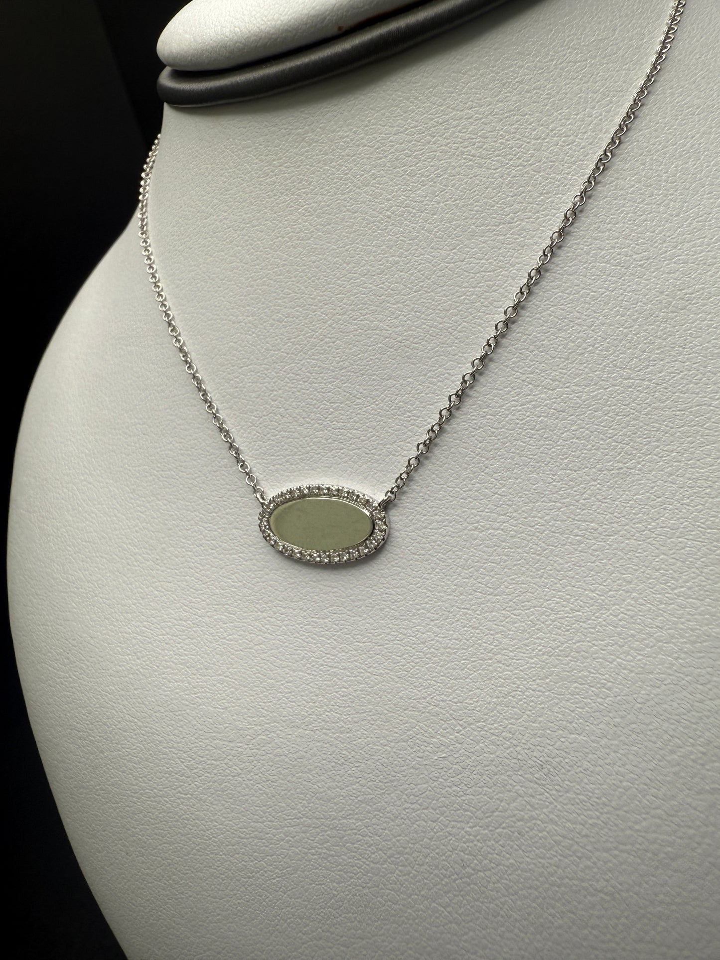 Oval Engraving Necklace W/Natural Diamonds
