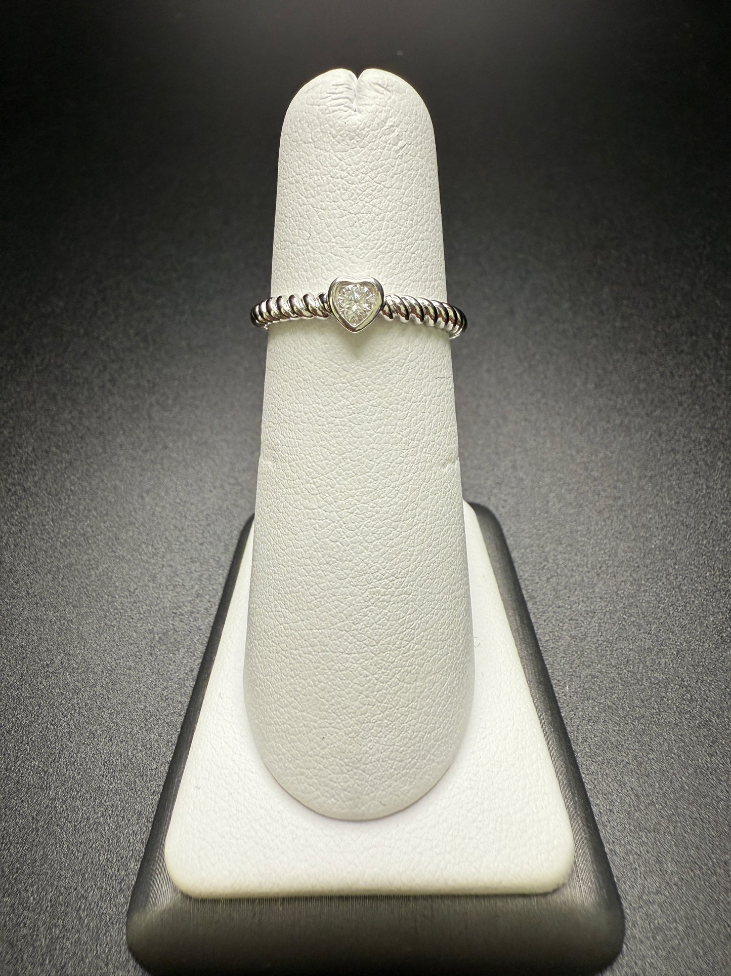 Heart Ring W/ Round Natural Diamond