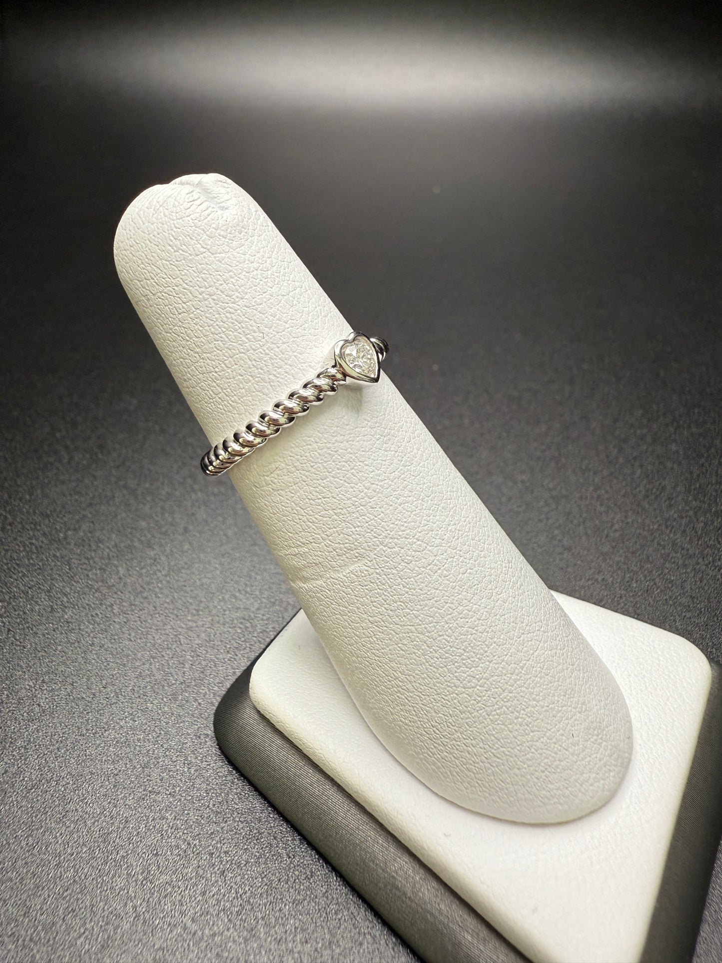 Heart Ring W/ Round Natural Diamond
