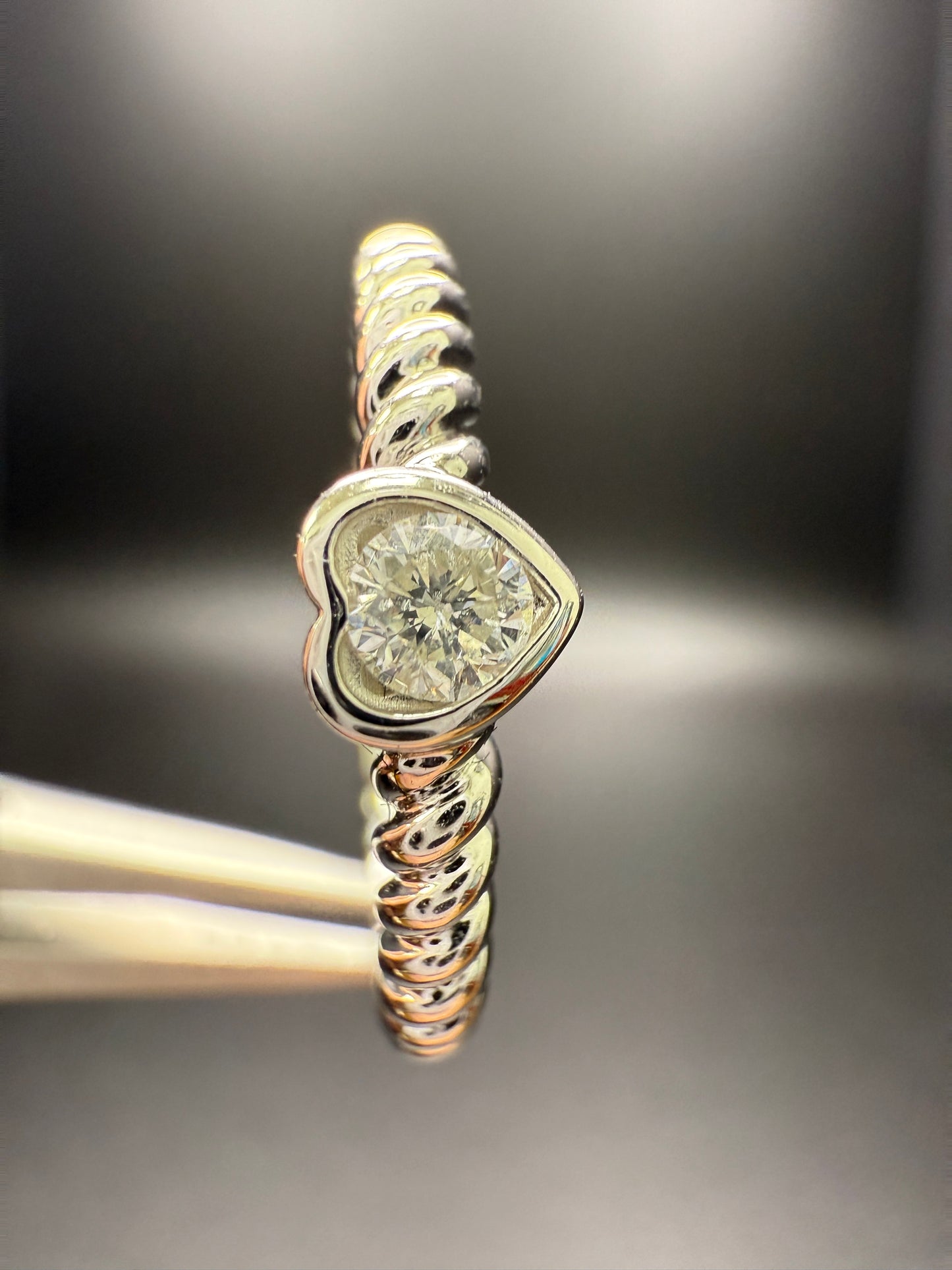 Heart Ring W/ Round Natural Diamond